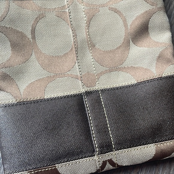 Brown Coach crossbody bag - Picture 3 of 4